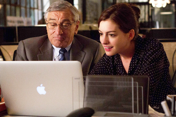 FILM STILL - THE INTERN - TIN-03251FDr Film Name: THE INTERN Copyright: © 2015 WARNER BROS. ENTERTAINMENT INC. AND RATPAC-DUNE ENTERTAINMENT LLC ALL RIGHTS RESERVED Photo Credit: Francois Duhamel Caption: (L-r) ROBERT DE NIRO as Ben Whittaker and ANNE HATHAWAY as Jules Ostin in Warner Bros. Pictures' comedy "THE INTERN," a Warner Bros. Pictures release.